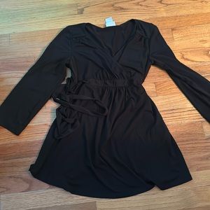 Maternity top with tie waist